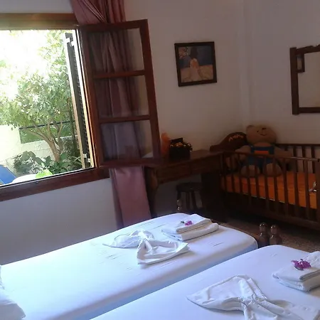 Angela Appartement Kato Daratso